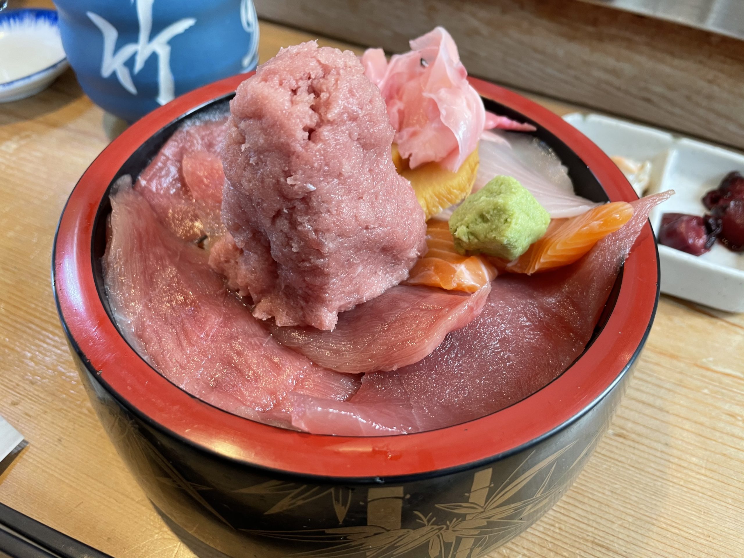 埼玉県東松山のデカ盛り海鮮丼 味も抜群の竹寿司さんは月川荘の近く かとりせんこうキャンプブログ